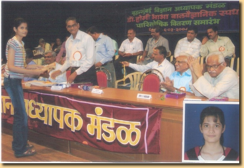 Scaled image Aditi Kamat(inset) receiving Dr. Homi Bhabha Balvaidnyanik Award.jpg 