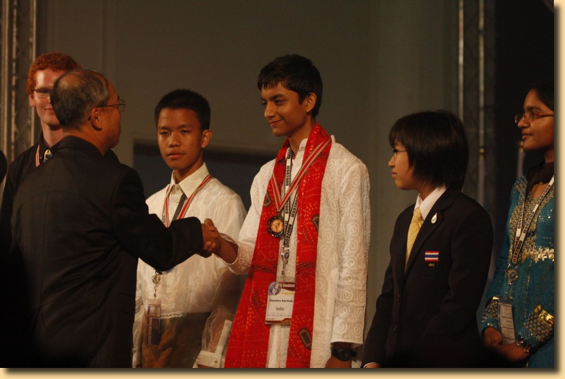 Scaled image Sarthak Chandra recieving a medal IESO 2009 Taipei, Taiwan .jpg 
