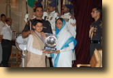 Thumbnail Aditya Joglekar receiving Bal Shree award at the hands of Rashtrapati, Smt Pratibha patil.JPG 