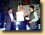 Thumbnail Ankit Baraskar receiving MTS award 2005 at the hands of Ms. Kiran Bedi IPS and Mr. Vijay Bhatkar.jpg 